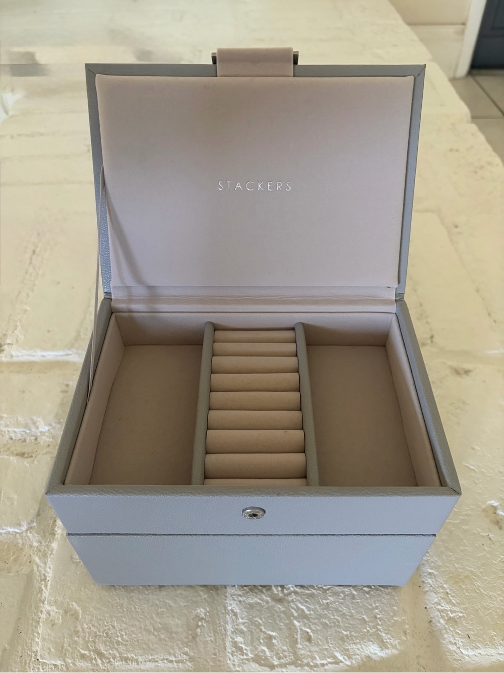 Stackers Light Gray Jewelry Box with Ring Rolls
